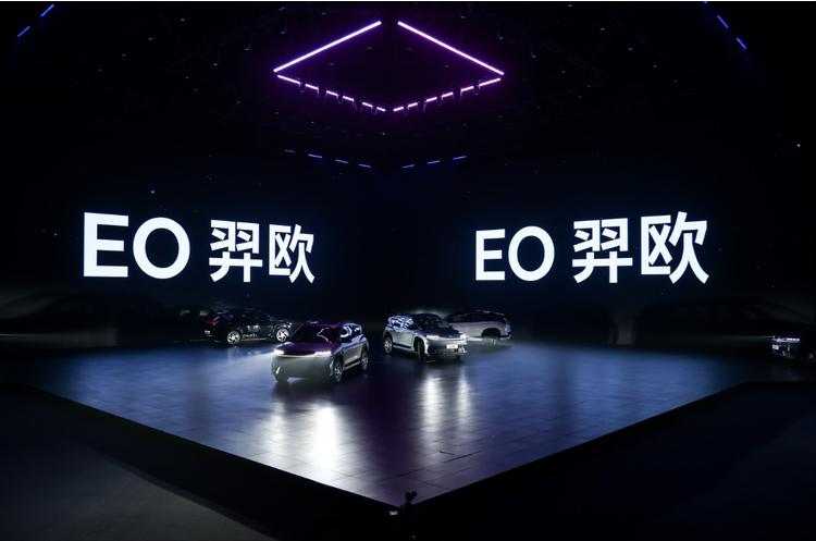 北京现代终于开窍！你们都说韩系车省心耐用就是没有几款电车，这不韩系最