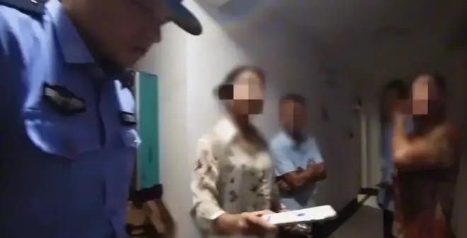 “离了大谱！”广西玉林，女子手机丢了，她连打9通电话，被捡手机的人挂了，她告诉那