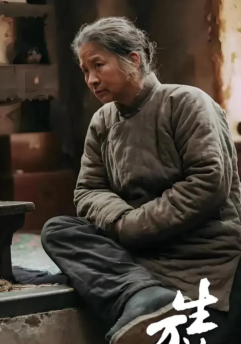 电视剧《生万物》爆火，估计最后悔的人就是导演了，就在该剧口碑爆棚的时候，国家