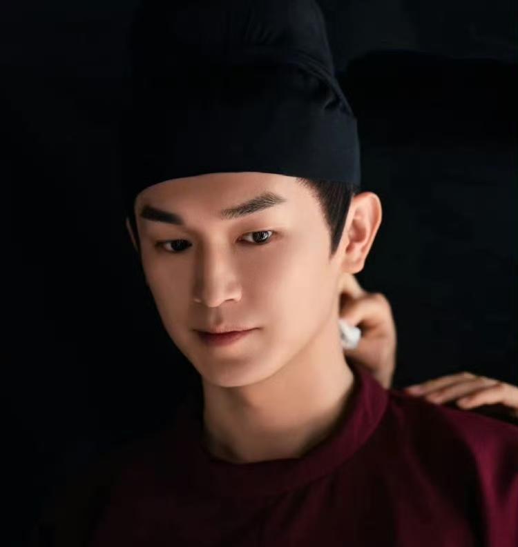 卢凌风这暗爽哥人设也太好嗑了吧🤣!追着追着剧，直接被卢凌风的“暗爽文学”拿捏