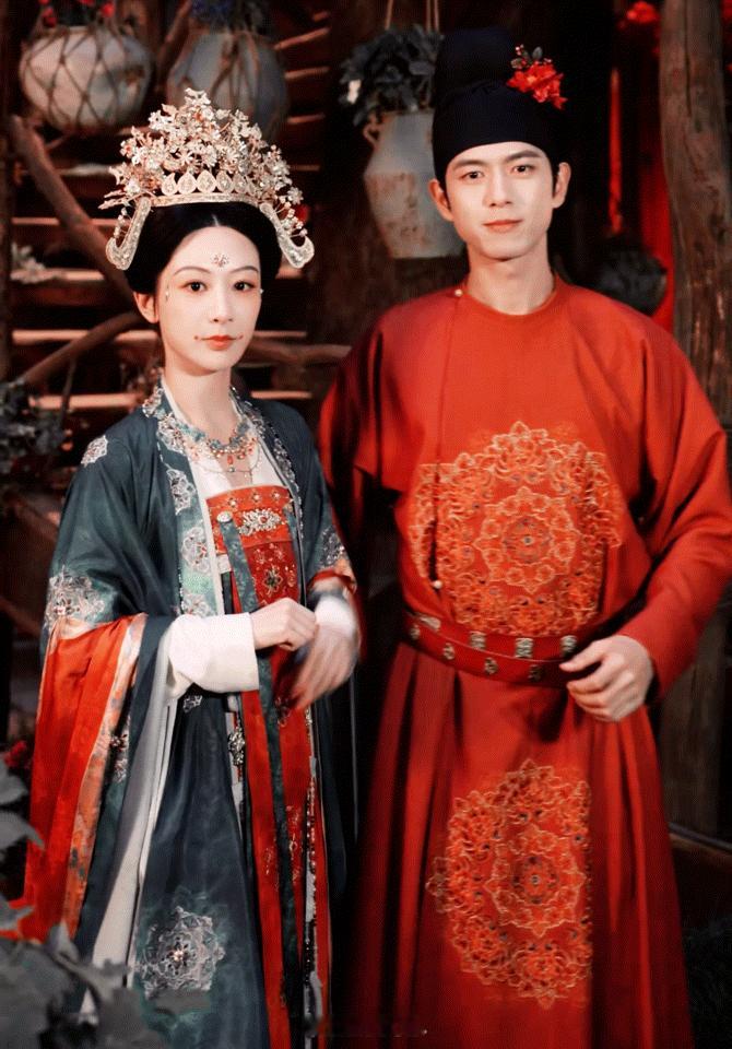 国色藏芳华，佳作耀莲奖。《国色芳华》与《锦绣芳华》用多项提名证明了优质剧集的力量