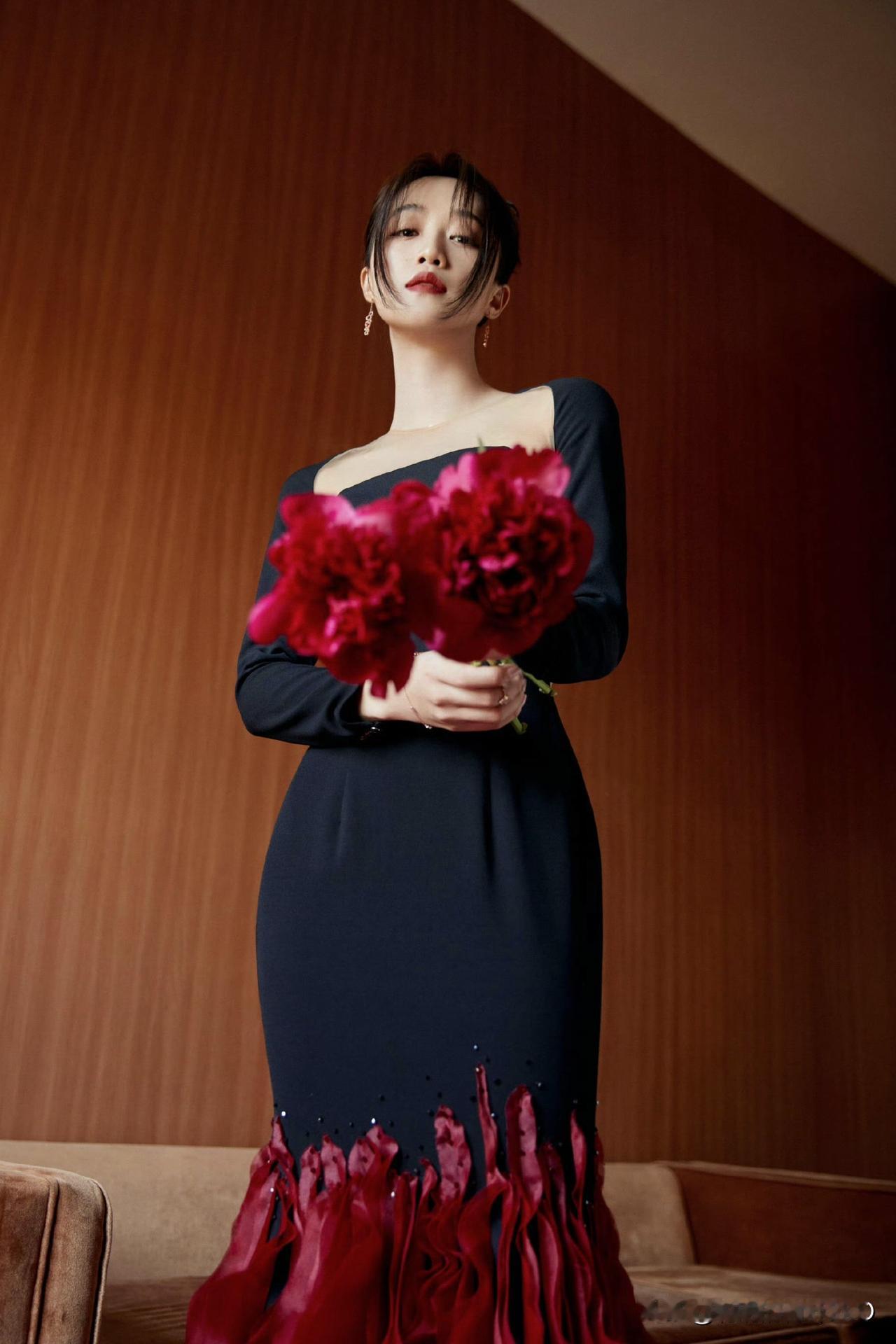 蓝盈莹甜美壁纸