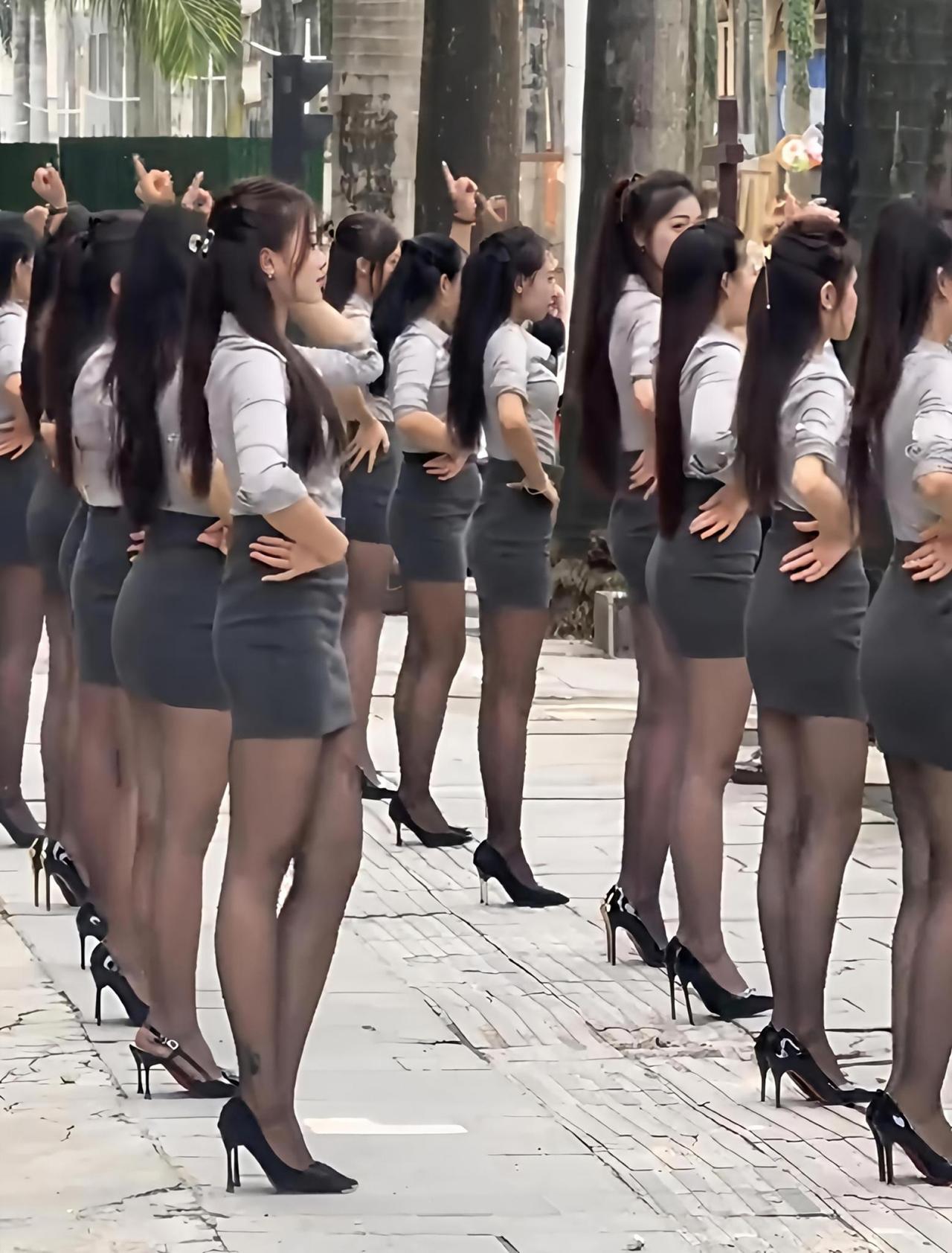 有哪些美女让人过目难忘？这是什么单位啊！能到这个单位当个保安吗？实在不行，长期给