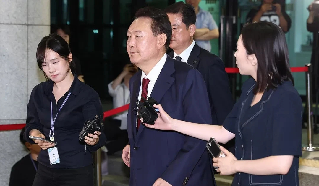 尹锡悦拒绝出席调查引发关注7月1日上午9点，尹锡悦本该出