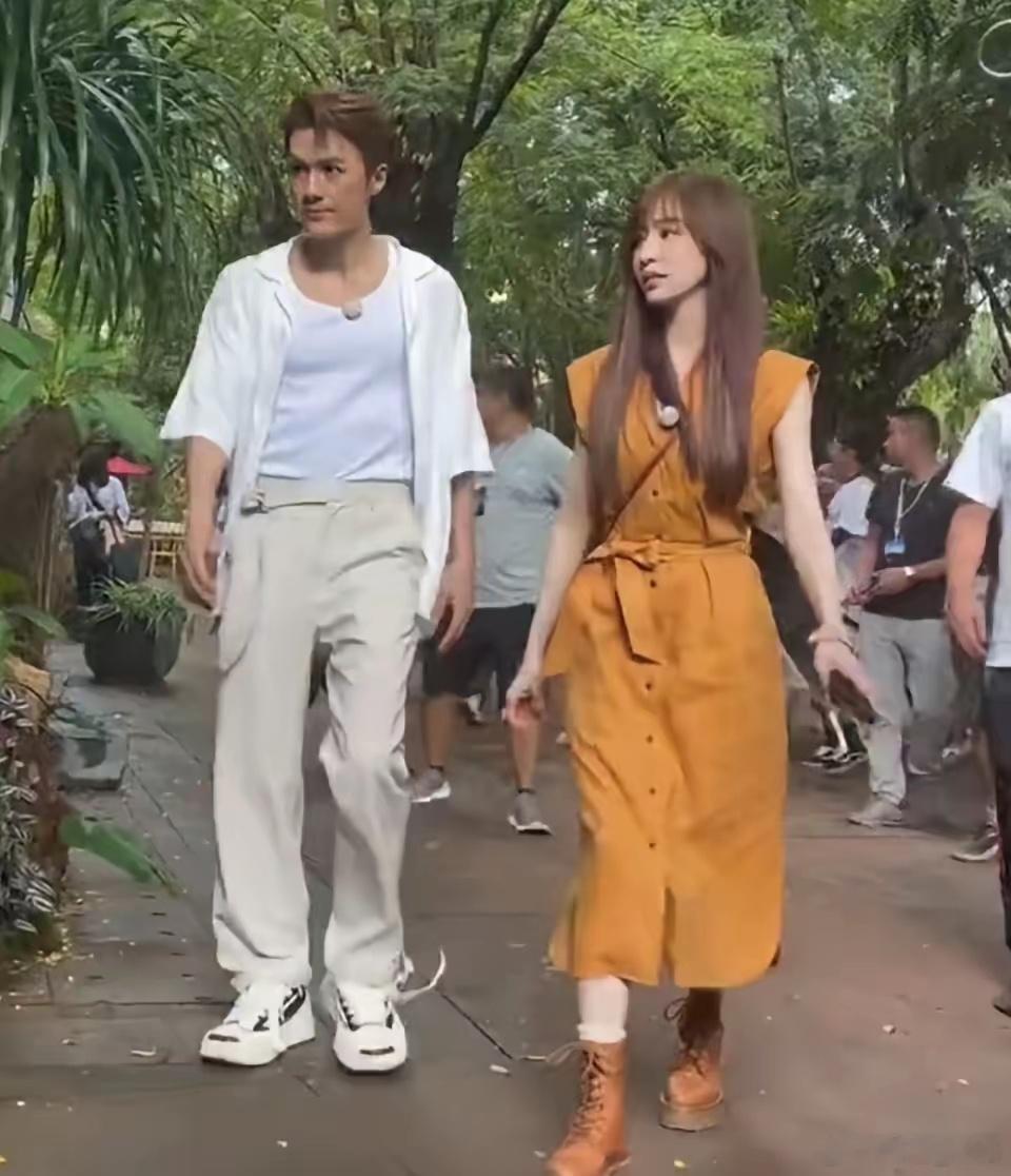 吴克群、王心凌这个月已经第五次被网友偶遇了。两个人都说对方是认识了20年的好朋友