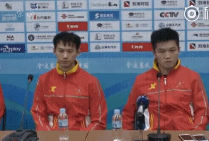 樊振东这大哥气质爆棚啊，和周雨一起被采访，努努嘴，周雨就立马开始回答，胖儿就开始