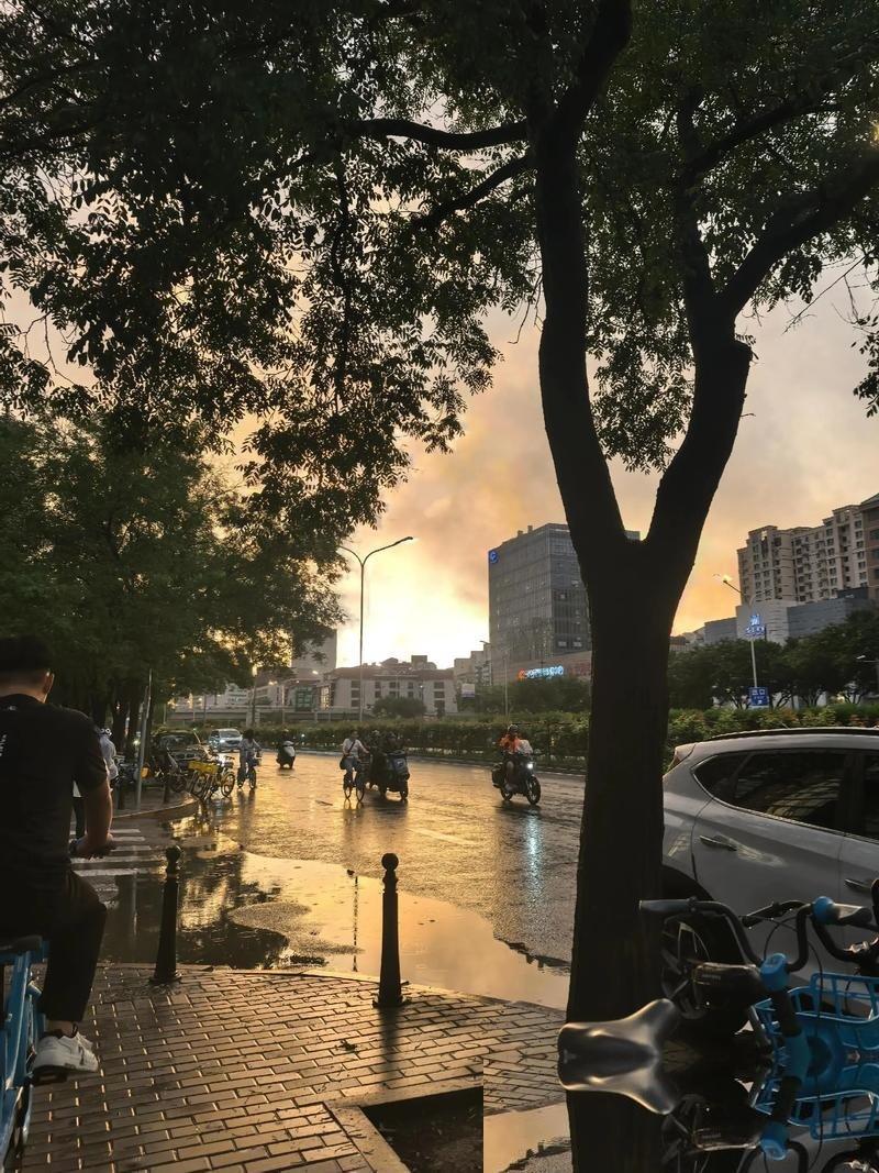 就在最近，北京这天儿简直就像破了个大窟窿！身在顺义的朋友估计已经懵了，这不是下雨