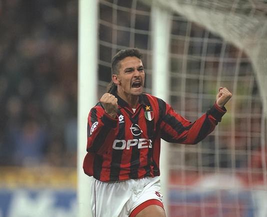 为啥说巴乔在米兰其实不算太成功？在尤文顶着金球先生的光环，巴乔在95/96赛季