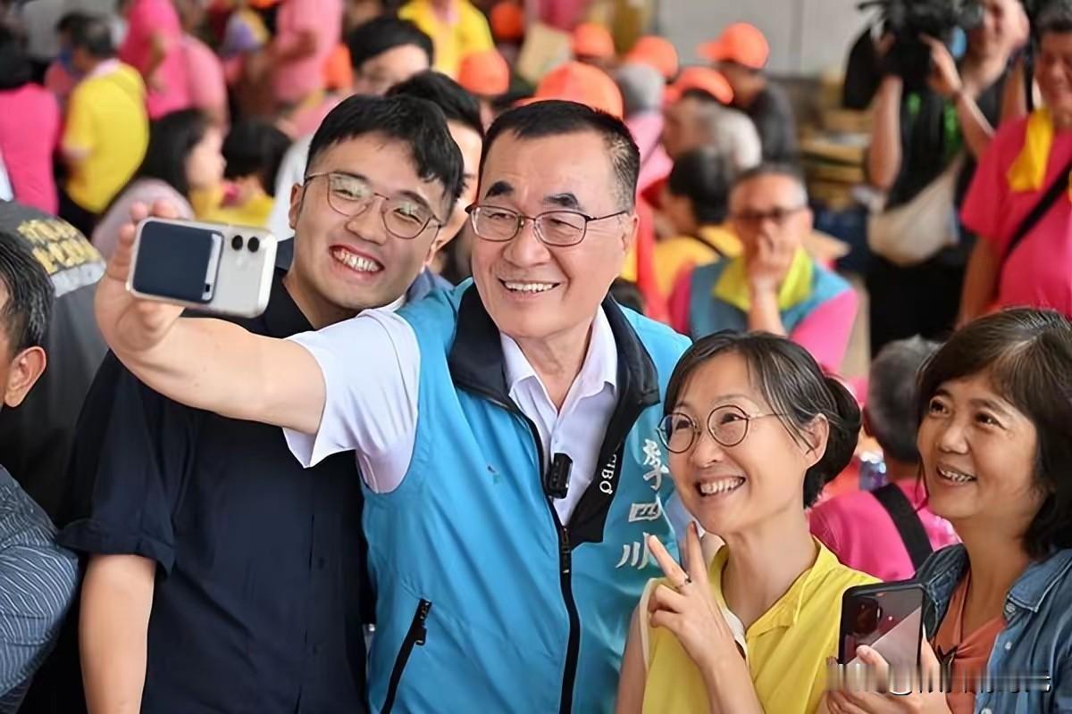 没想到，国民党籍新北市长候选人李四川的第二场“粉丝见面会”，主持人还是媒体人吴子