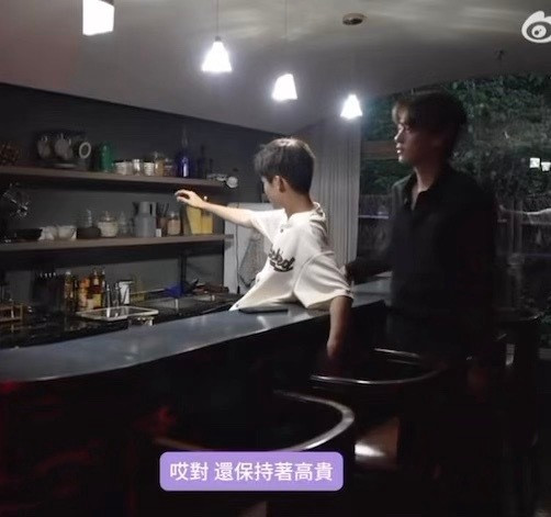 这段竟然是田雷自由发挥的吗。。我不行了好会的一个男的什么性恋都被治服了​​​