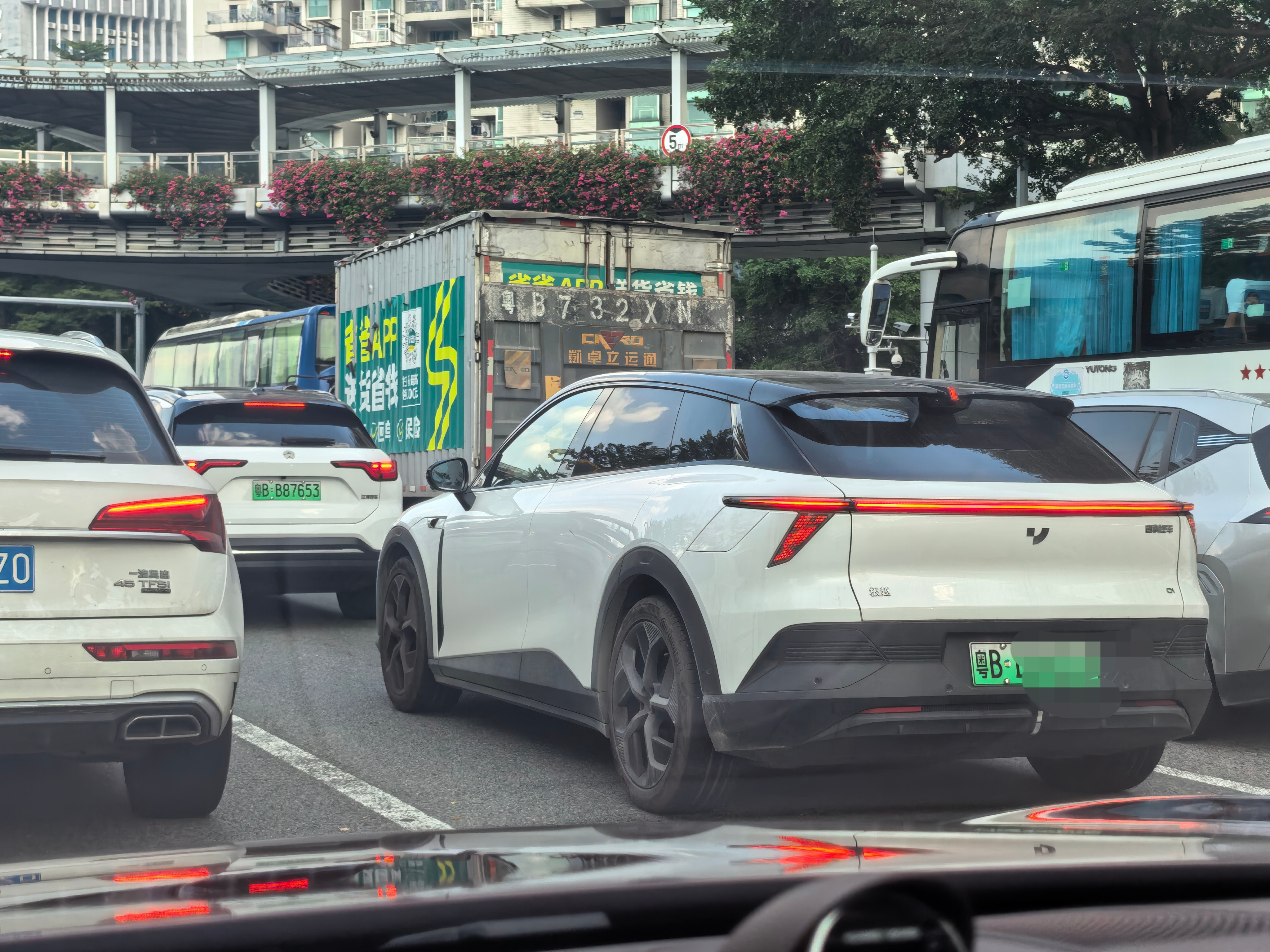 今天路上偶遇极越01。​​​