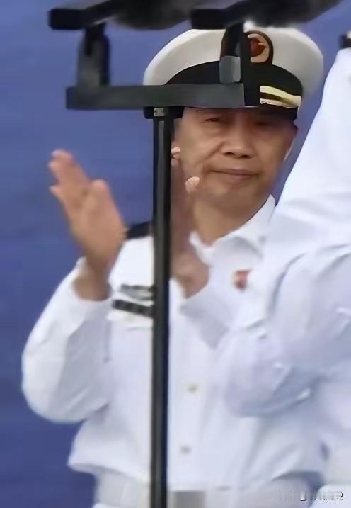 福建舰入列的5个细节，藏着中国海军的硬核底气！福建舰入列的画