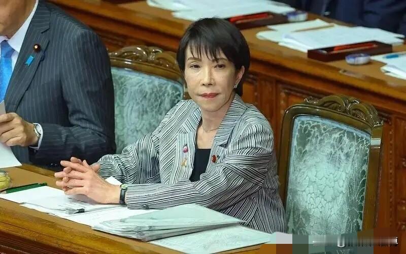 我一同学在日本定居多年了，她跟我抱怨说，最近这不是没事找事吗？那么多任日本首相都