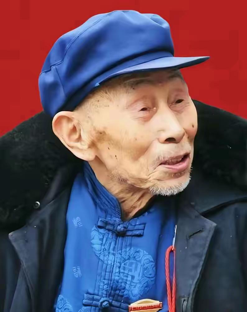 郭天富，1922年生于四川南江，1933年11岁的他参加红军，成为红四方面军第九