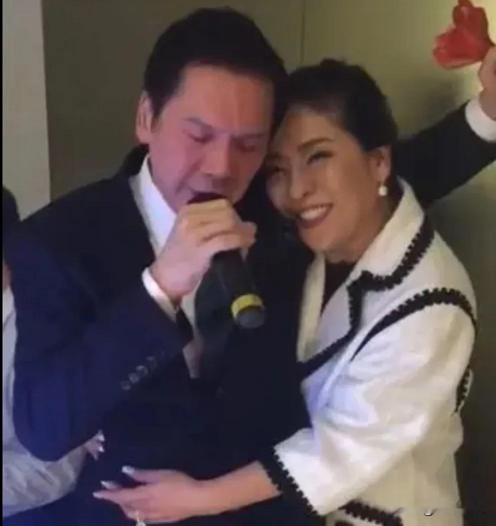 向太，自曝和向华强是生理性喜欢！6月1日，向太在最新视频里聊择偶标准，直接