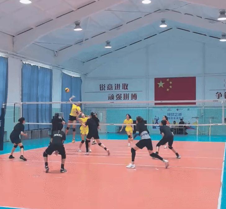 李盈莹已经开始恢复训练，不过由于还未完全康复，所以只能先客串自由人。就李盈莹现