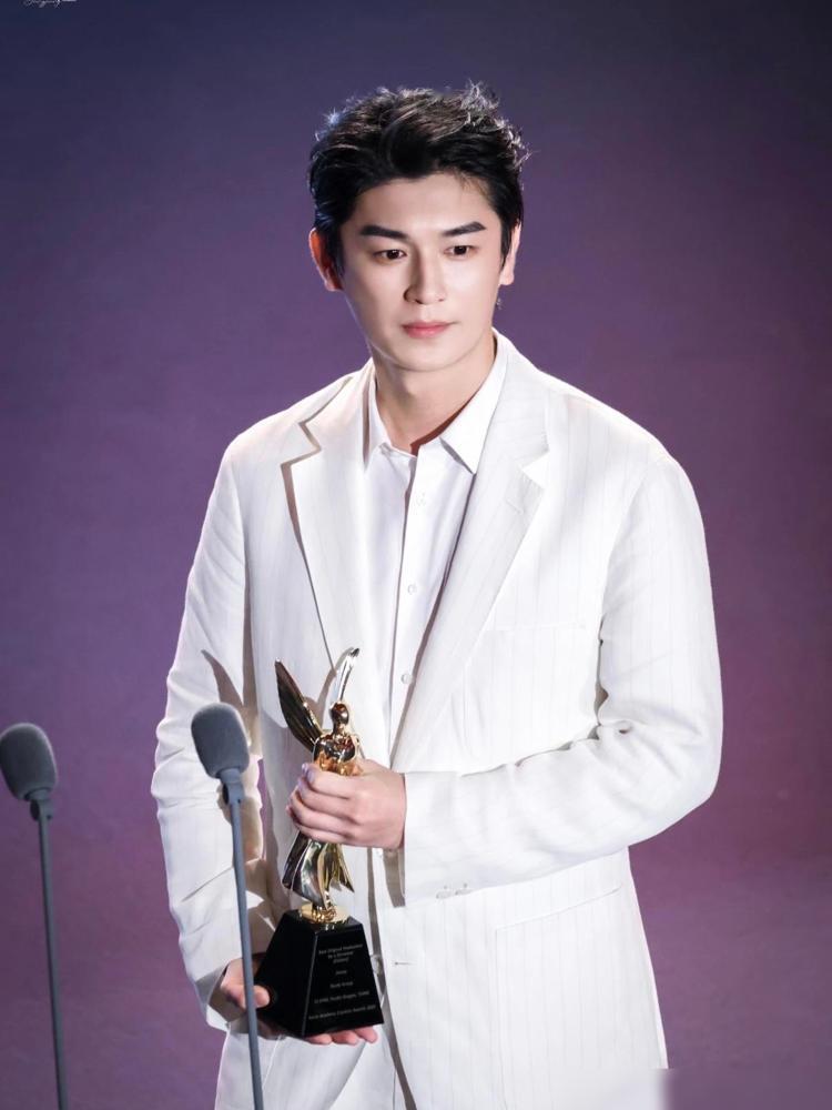 我有点明白为什么唐诡导演一直让杨旭文演男主了说白了，就是大家聊起唐诡系列