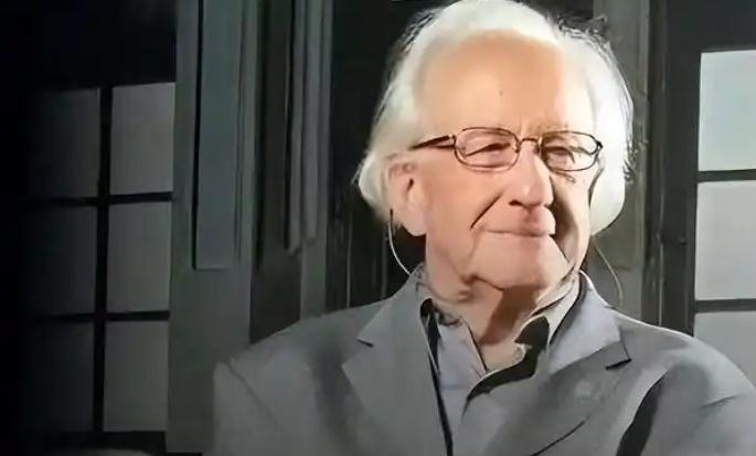 40年前，他预言苏联十年后必亡，20年后他再次预言，美国必然会在2025