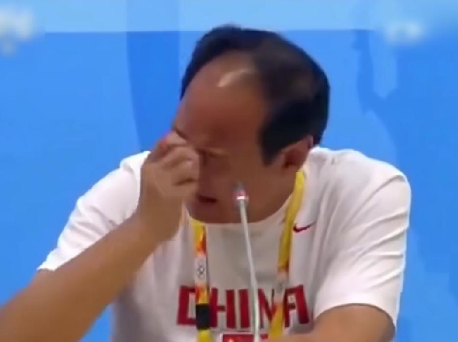 刘翔的事很多人看完都在替孙海平难受。71岁了，头发花白，带了刘翔十几年，把徒弟