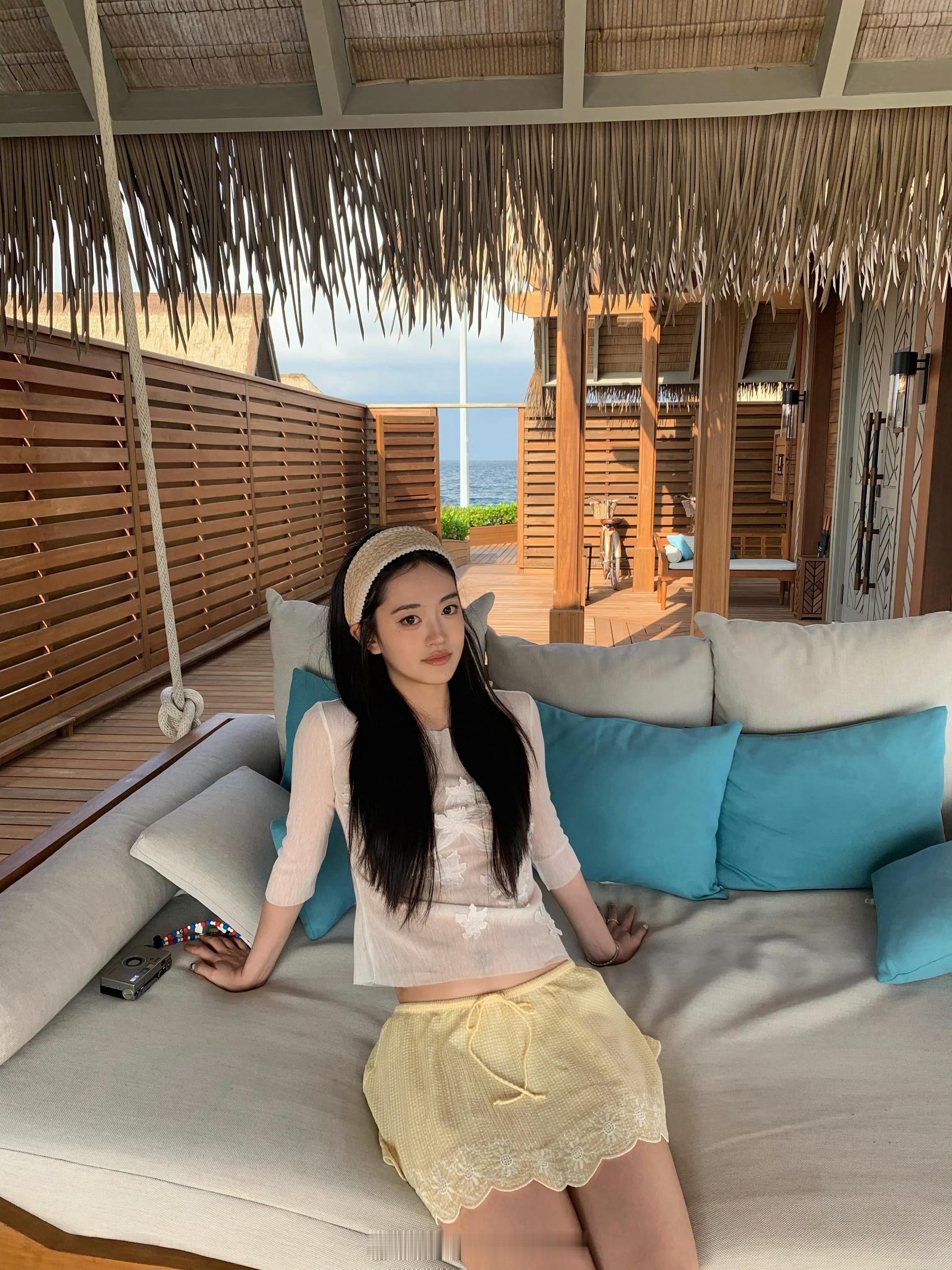 Jackeylove女友55连续晒马尔代夫旅游照：身旁碰杯的的人应该是哥哥建议5