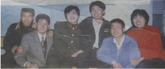 孩子养了十年发现抱错了, 爸爸妈妈这样做