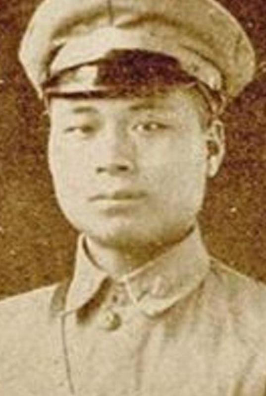 洛阳战役，我军全歼青年军第206师，看着横七竖八的学生兵尸体，陈赓无丝毫喜悦，他