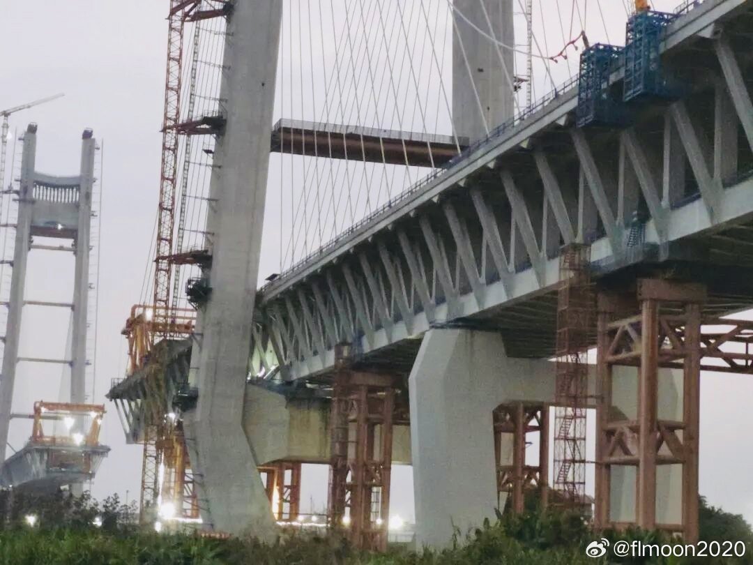 中山商业城建观察录中山第6座双层跨江大桥，也是第2座公铁大桥，小家碧玉鱼米之乡