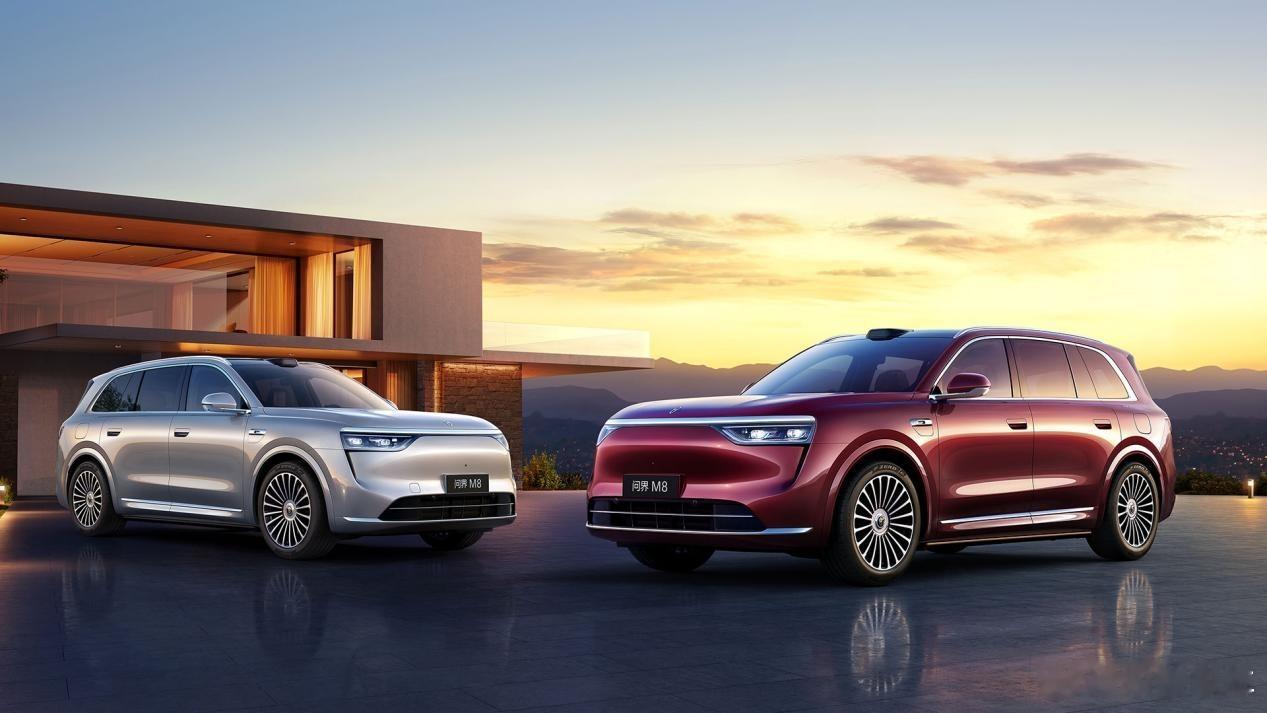 踏上春节返程之路，超1500km续航，问界M8的“新豪华”征途春节过完，该返程了