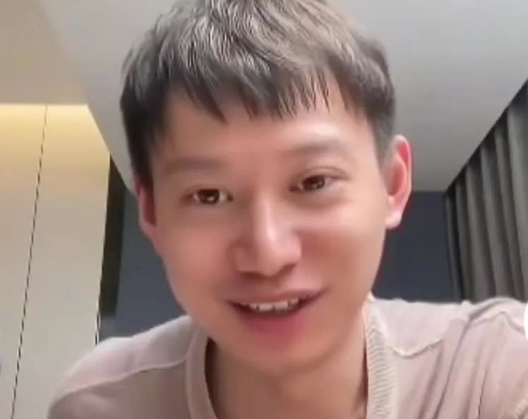 周雨很尴尬周雨这次乒超比赛很开心，赢了赵子豪。周雨说：现场有没有朋友
