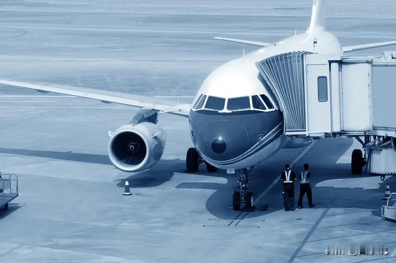 人不狠，站不稳。想成大事，先把自己修炼成一个“不好惹”的人。​​1、少说话。