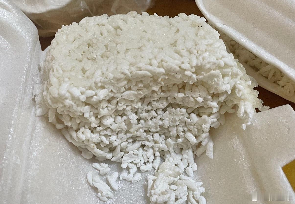 有时候觉得给老年人用冰箱是个错误的选择[哭哭]​​​