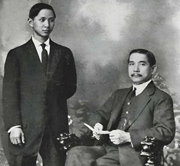 孙中山是一代伟人，他的子孙后代后来分别从事过哪些具体的社会职务和工作？1965