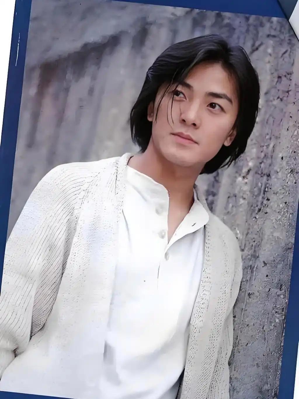 58岁香港明星郑伊健官宣日本演唱会取消，原定于12月5日举办。主办方：因不可抗力