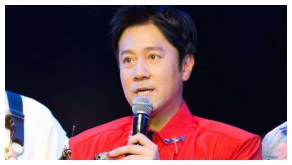 一次采访里，蔡国庆直言：“就凭我和刘欢的嗓音，四大天王绑到一起都不如我们。”他