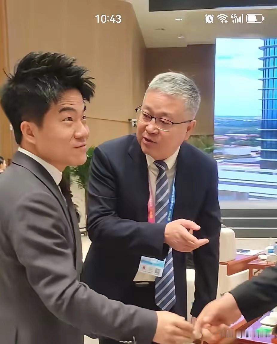 就说今年杨凌农高会为啥这么火热,周围的乡党们参与热情很高涨,是因为今年主办方组织