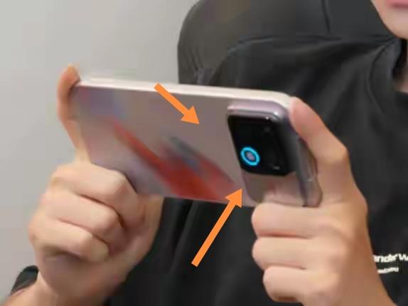 荣耀WIN2这波外观爆料直接把游戏手机的爽点拉满了。后置直接上了横向矩阵De