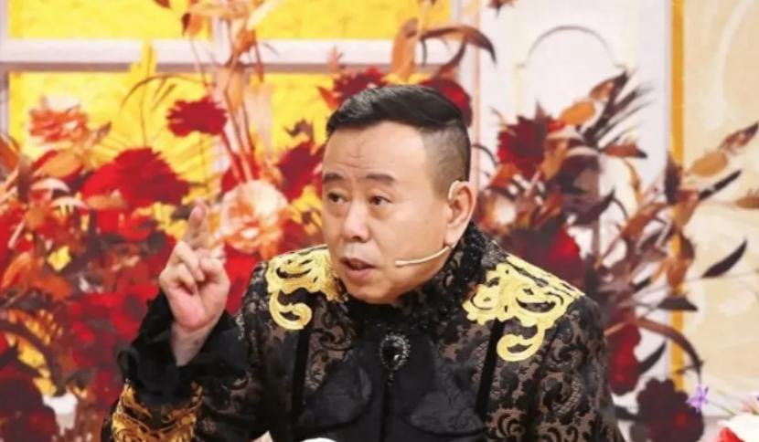 1998年，潘长江看中了一套位于北京、紧邻长安街的266平米房子，房内有一个超过