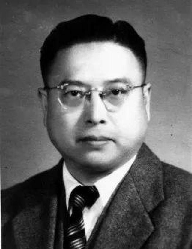 1949年6月，在解放不久的上海一间监狱里，发现了一个被活埋的人，指甲被拔光，小