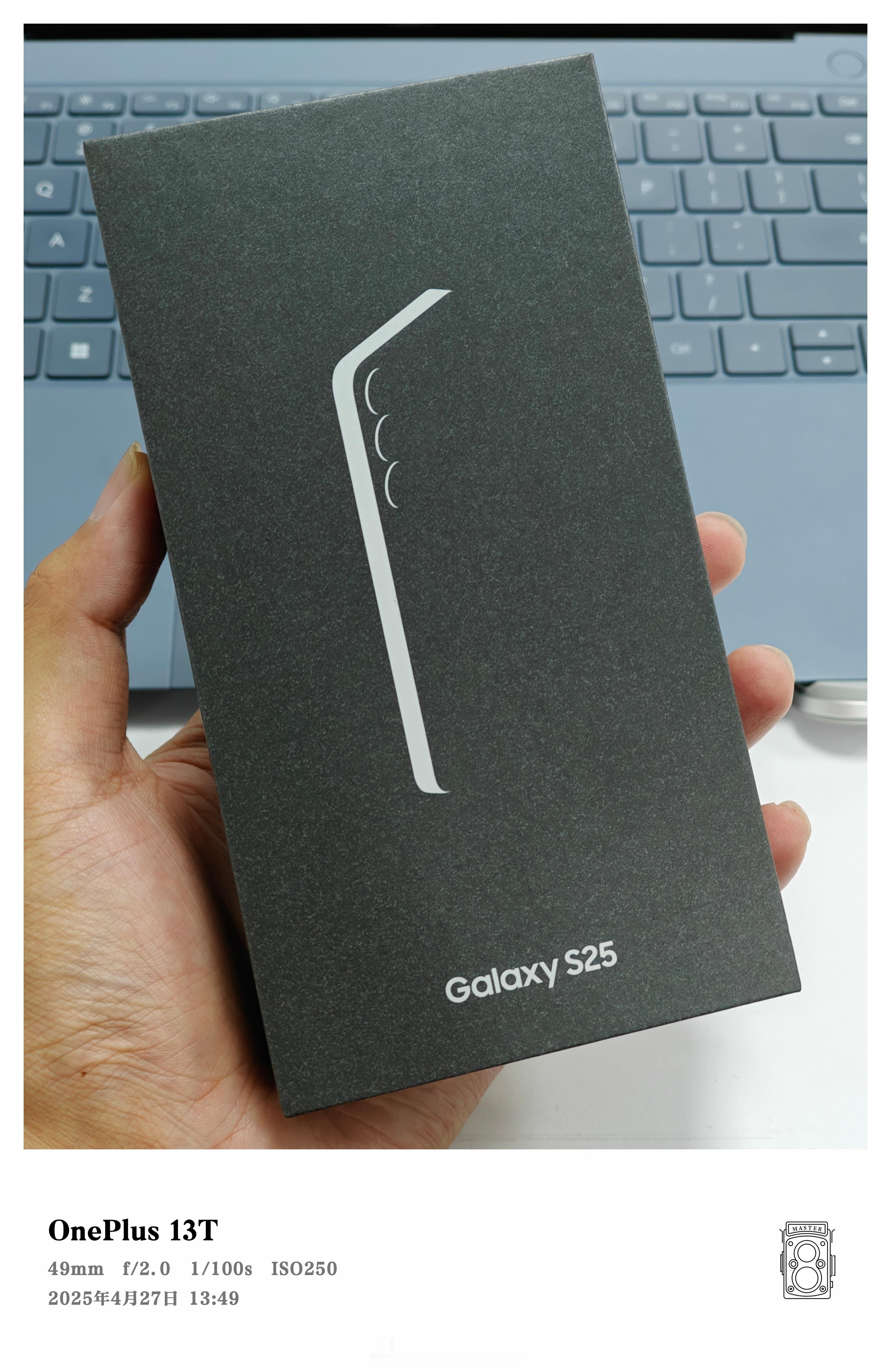 三星GalaxyS25到了，这才是真正的小屏手机，比国内一众小屏更小更轻薄，