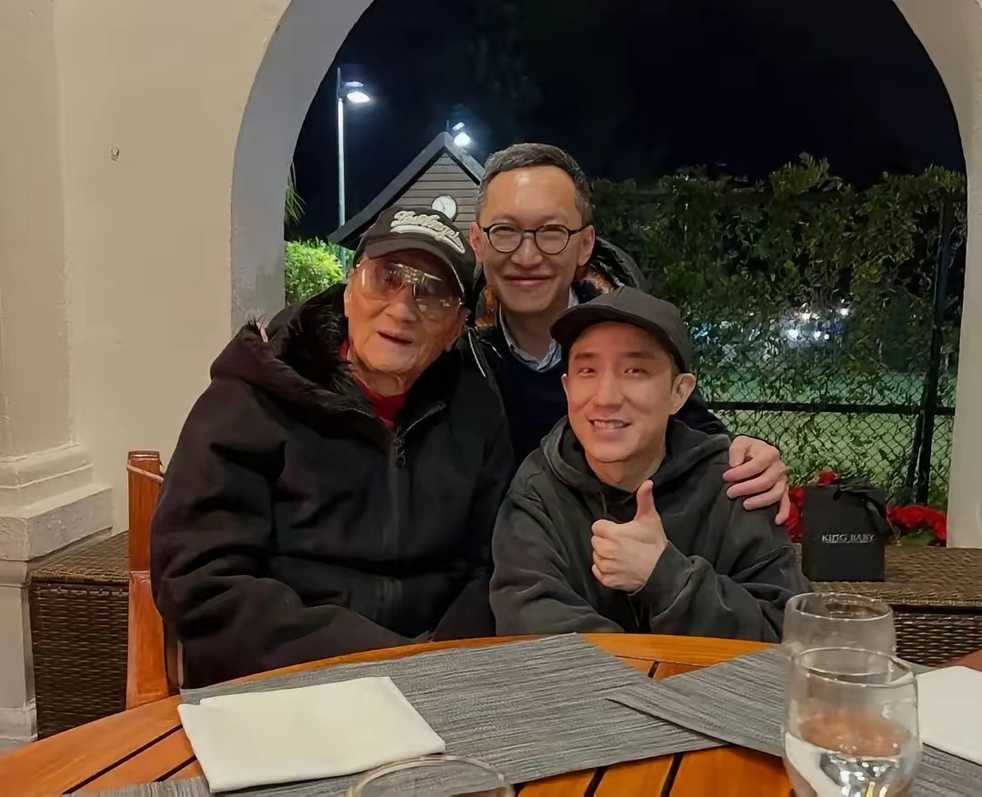 谢贤为人真的很好！在生命前夕，在家养病的时候，很多明星晚辈登门拜访，专门探望。谢