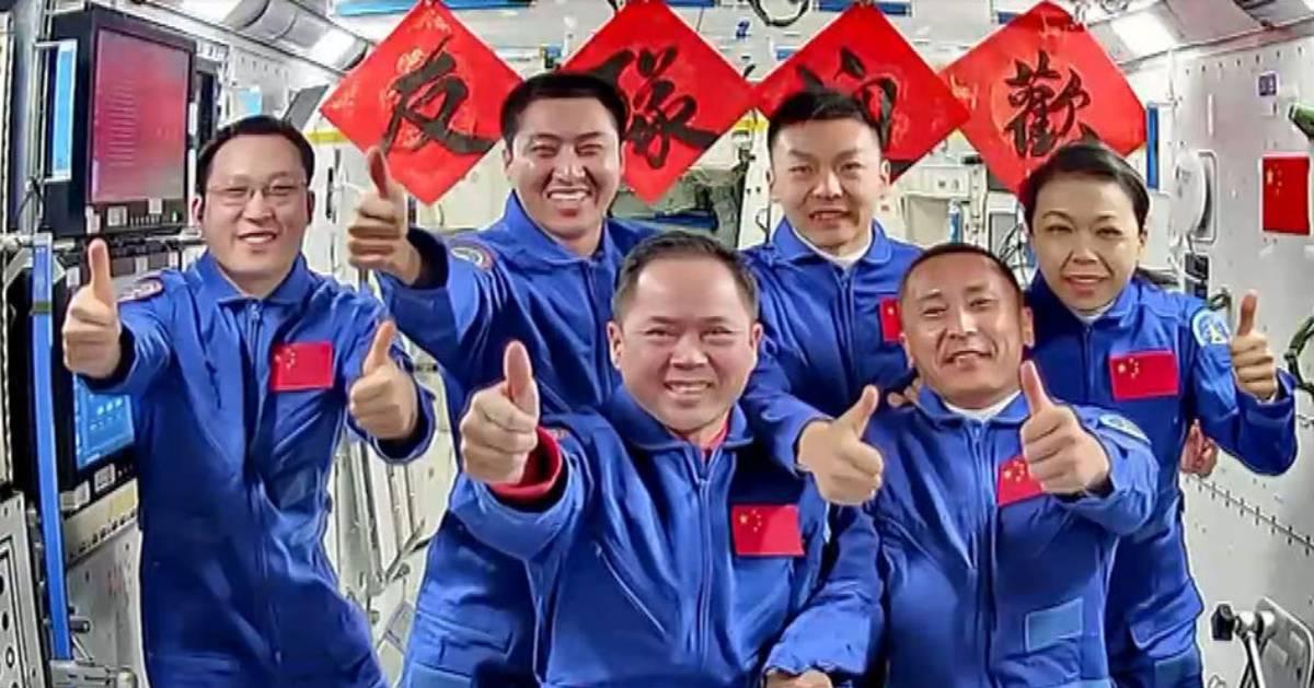 神舟二十三号丨交钥匙了！完成在轨道交接神21太空人将返回地球包括港人黎家盈