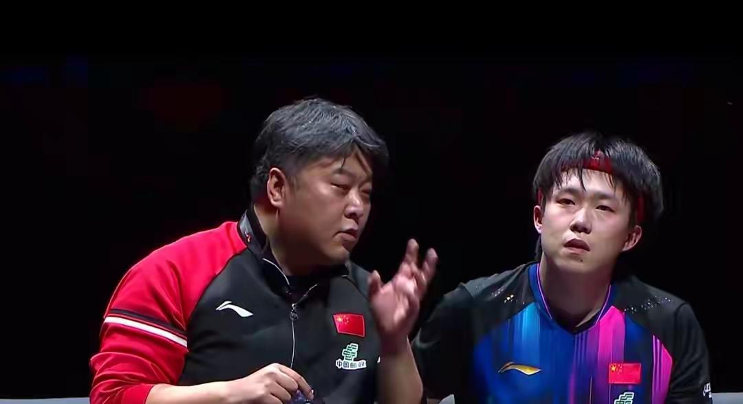 王楚钦差点被掀翻，看得出来还是太累了，居然1:3落后，差点连翻盘的机会都没有