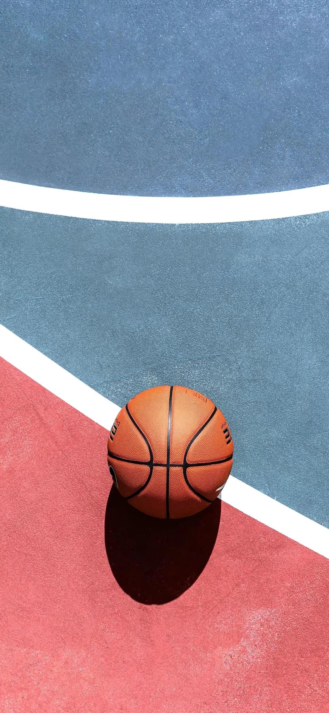 强行五五开！开赛前两场，广东队都是艰难取胜。上一场对南京拼到加时，广东最后时刻