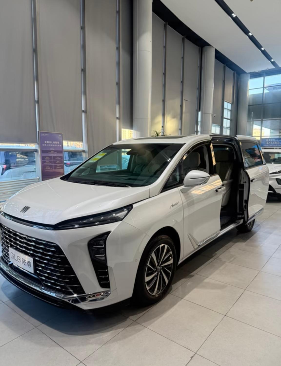 别克GL8，2025全年销量12.2万辆，MPV销量、保值率、保有量三冠王。​