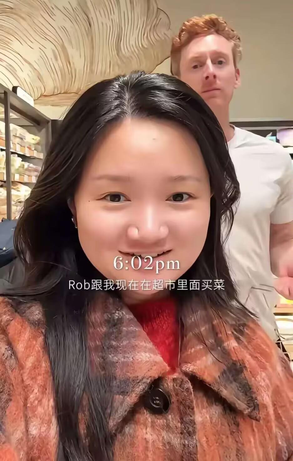 在英国留学的女生为了反驳老A，晒出与男友的日常。她说和英国男友在一起一年多了，俩