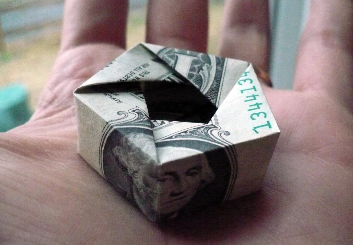 美政府欠债39万亿，还要拿2000亿美元去打仗，谁在亏，谁在赚？ 一周前，美