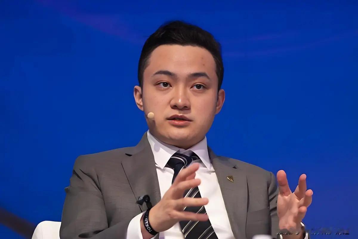 孙宇晨目前是利伯兰自由共和国的总理，而且一下子连任三届了！不少人刷到新闻的时