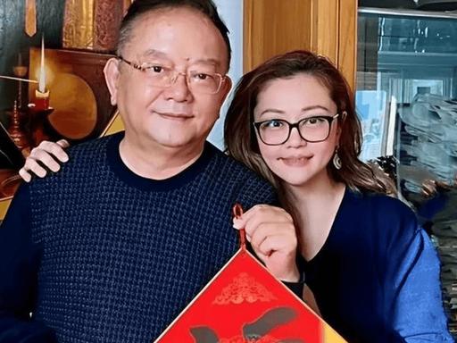 1997年，王刚花200万送女儿出国留学，没想到她却要嫁给老外，王刚极力反