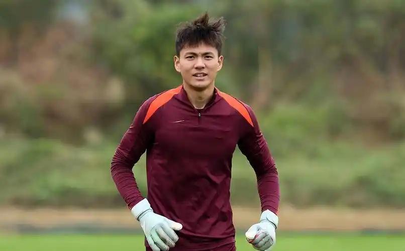 奉劝大家一句，别再熊李昊是“惨案门神”了！原因明摆着，5次的守门神扑，让他已