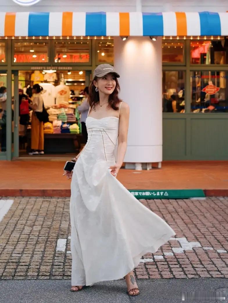 陈赫老婆许婧如今的生活真是洒脱肆意得让人羡慕！和外国老公定居南意，买了老房翻新，